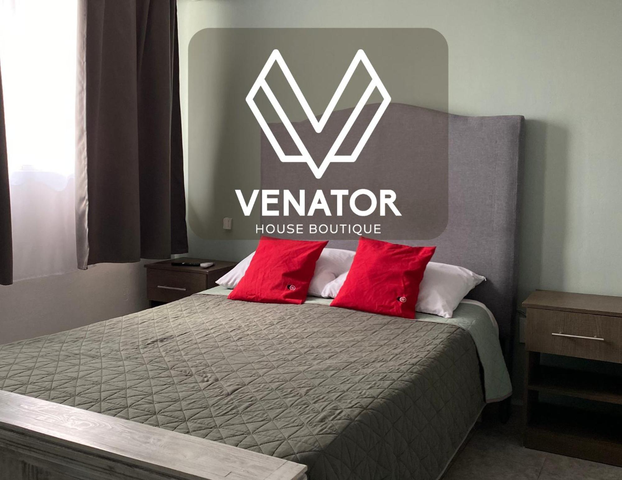 6 Venator House Boutique Aparthotel Leon Exterior photo